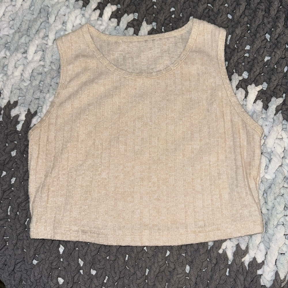 Cute tan cropped tank top!